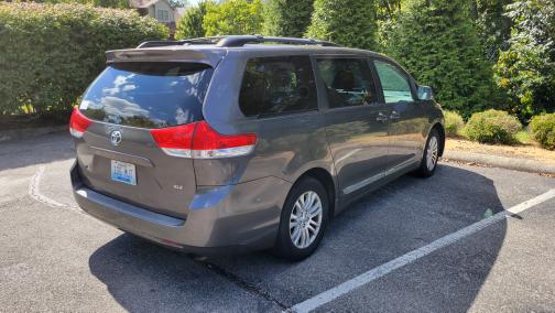 2011 Toyota Sienna XLE