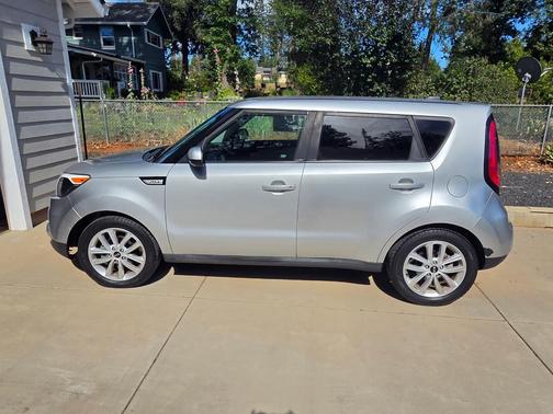 Silver 2018 Kia Soul +