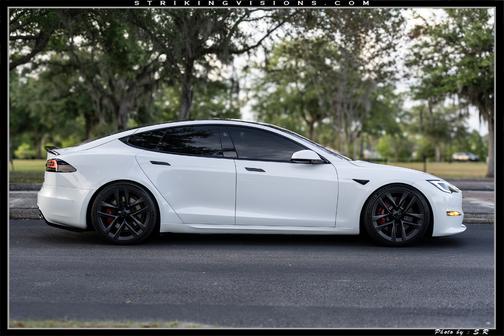 White 2023 Tesla Model S Plaid