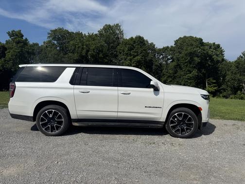 2023 Chevrolet Suburban RST