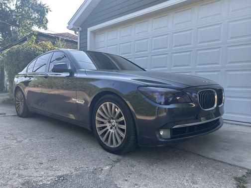 2012 BMW 750 i xDrive
