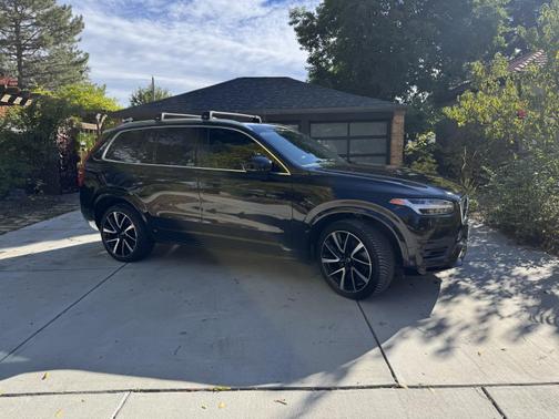 2020 Volvo XC90 Hybrid T8 Momentum