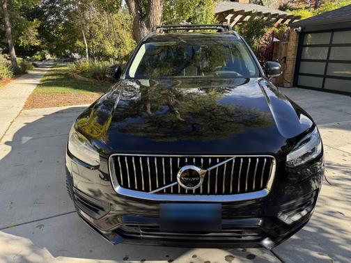 2020 Volvo XC90 Hybrid T8 Momentum