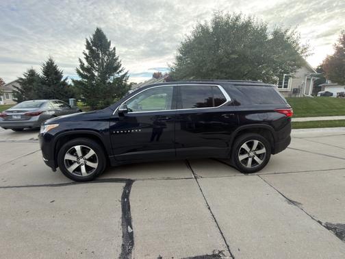 Black 2020 Chevrolet Traverse LT Leather