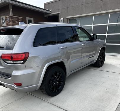 2020 Jeep Grand Cherokee Laredo