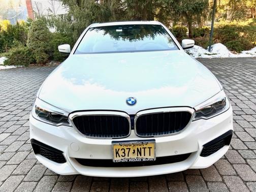 Photo 1 of 6 of 2018 BMW 540 i xDrive