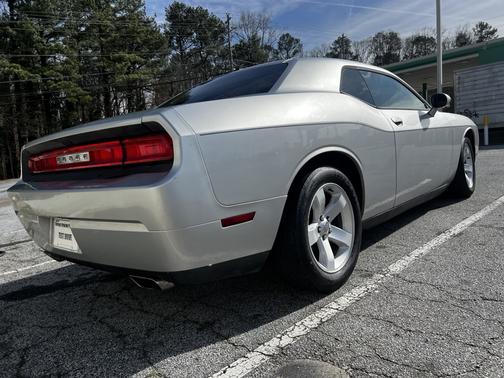 2012 Dodge Challenger SXT