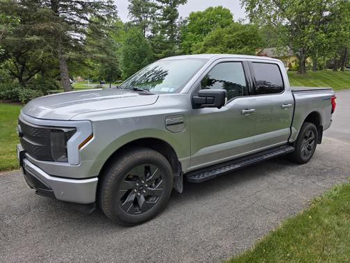2022 Ford F-150 Lightning XLT