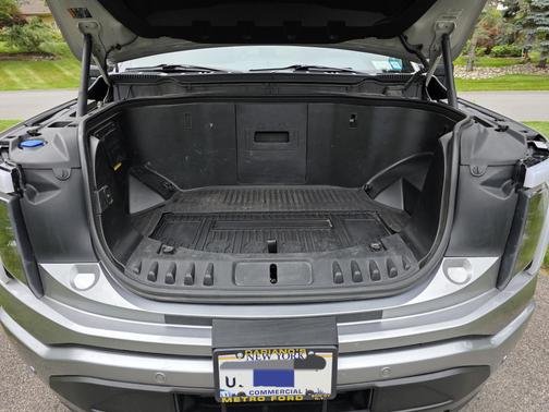 2022 Ford F-150 Lightning XLT