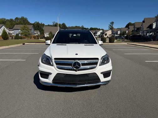 White 2016 Mercedes-Benz GL-Class GL 550 4MATIC