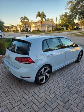 2019 Volkswagen Golf GTI 2.0T SE 4-Door