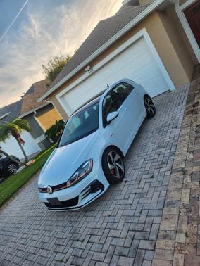 2019 Volkswagen Golf GTI 2.0T SE 4-Door