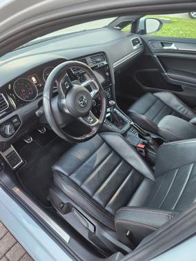 2019 Volkswagen Golf GTI 2.0T SE 4-Door