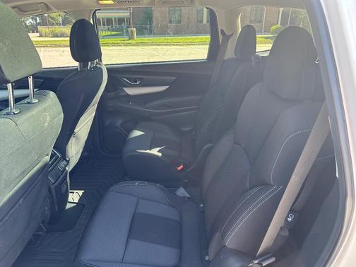 White 2019 Subaru Ascent Premium 7-Passenger