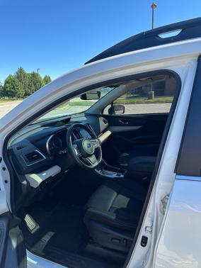 White 2019 Subaru Ascent Premium 7-Passenger