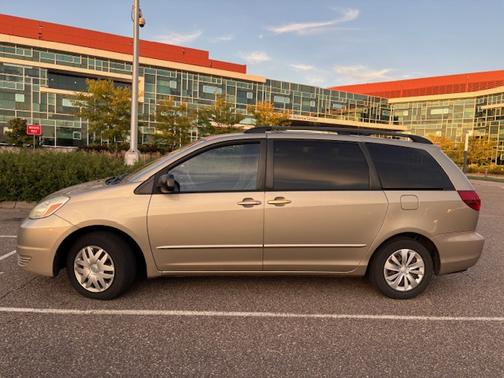 2005 Toyota Sienna LE