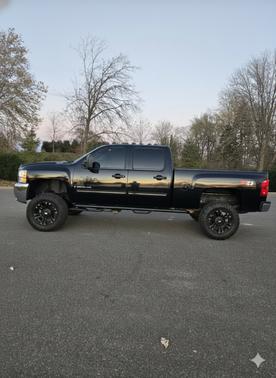 Black 2009 Chevrolet Silverado 2500 LT Crew Cab