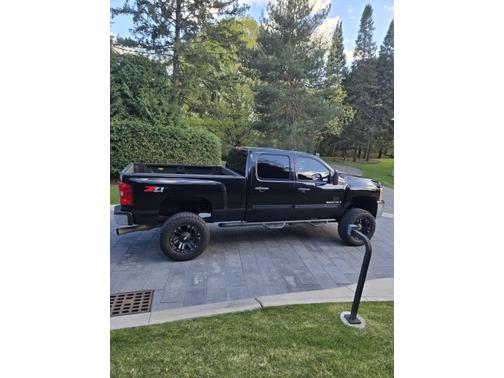 Black 2009 Chevrolet Silverado 2500 LT Crew Cab