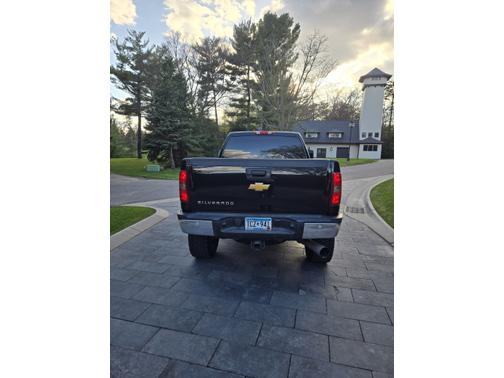 Black 2009 Chevrolet Silverado 2500 LT Crew Cab