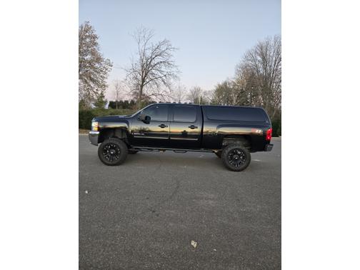 2009 Chevrolet Silverado 2500 LT Crew Cab