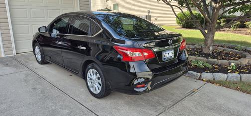 Black 2018 Nissan Sentra SV