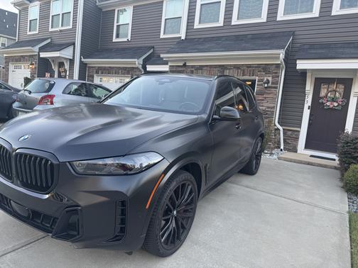 Black 2024 BMW X5 xDrive40i