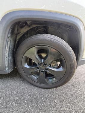 White 2019 Jeep Compass Latitude