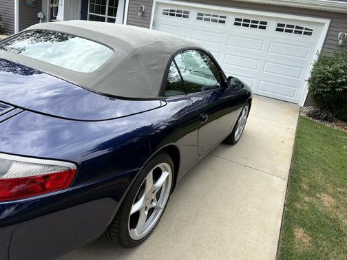 2002 Porsche 911 Carrera 4 Cabriolet