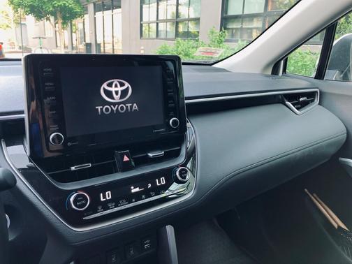 2022 Toyota Corolla Cross XLE