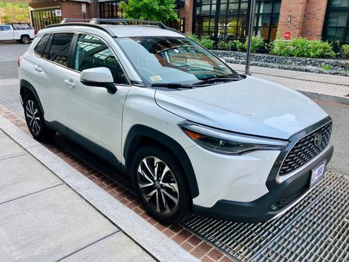 2022 Toyota Corolla Cross XLE