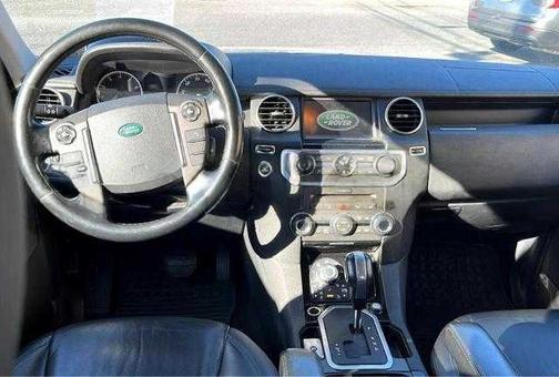 2011 Land Rover LR4 Lux