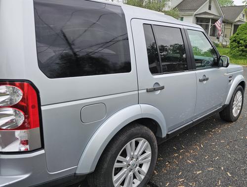 2011 Land Rover LR4 Lux