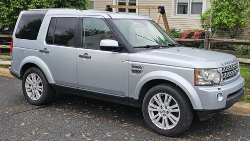 2011 Land Rover LR4 Lux