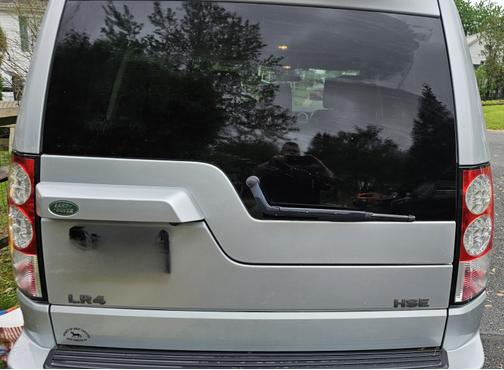 2011 Land Rover LR4 Lux