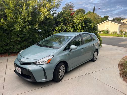 Green 2016 Toyota Prius v Five