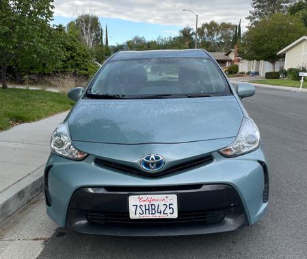 Green 2016 Toyota Prius v Five