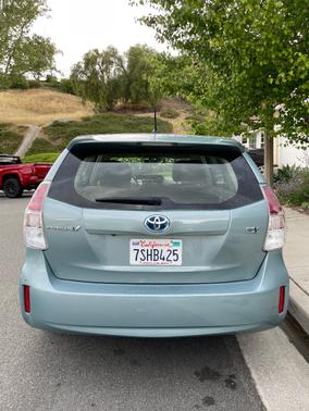 Green 2016 Toyota Prius v Five