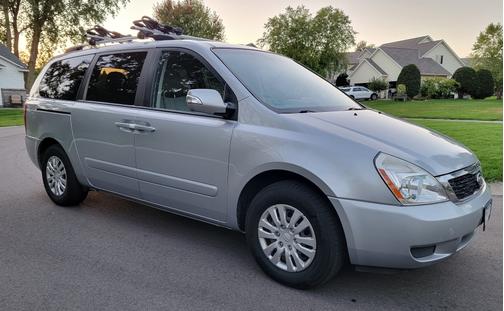 2011 Kia Sedona LX