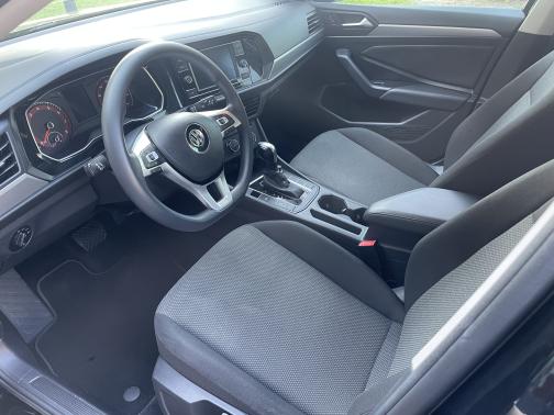 Photo 3 of 22 of 2019 Volkswagen Jetta 1.4T S