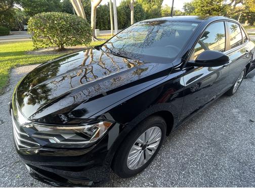 Photo 2 of 22 of 2019 Volkswagen Jetta 1.4T S