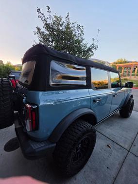 Blue 2023 Ford Bronco Badlands Advanced