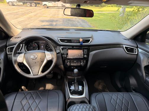 Blue 2016 Nissan Rogue SL