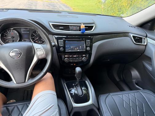 Blue 2016 Nissan Rogue SL