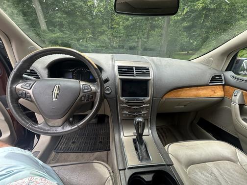 Brown 2012 Lincoln MKX Base