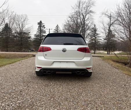 2016 Volkswagen Golf R 4-Door