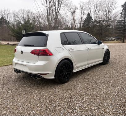 2016 Volkswagen Golf R 4-Door