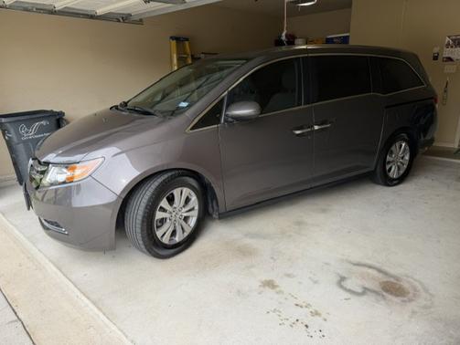 Gray 2017 Honda Odyssey SE