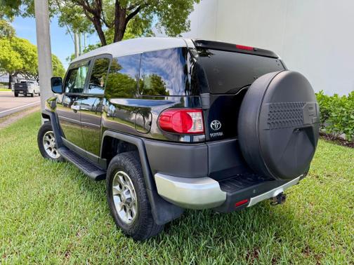 2011 Toyota FJ Cruiser Base