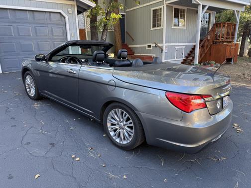 2012 Chrysler 200 Limited