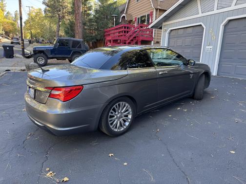 2012 Chrysler 200 Limited